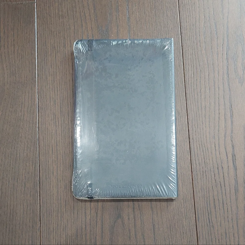 Oiselle Moleskine Notebook NWT